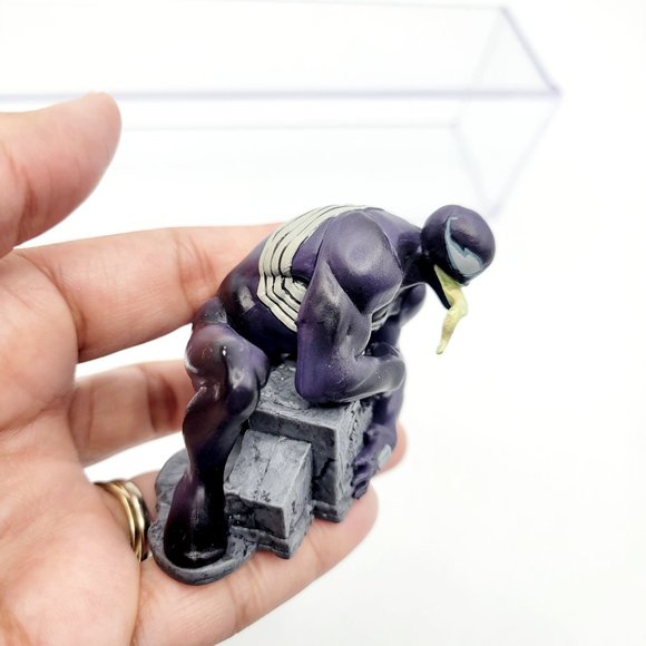 Disney Marvel Venom Action Figure on Stone Base Superhero Anti-hero Cake Topper - Picture 4 of 6